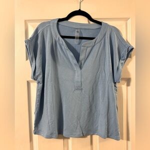 Lou & Grey Signaturesoft Henley Top - Maui blue - size L